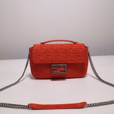 펜디 FENDI 아이코닉 바게트 크로스백 FD08377