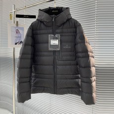 몽클레어 Moncler 남성 패딩 M02560