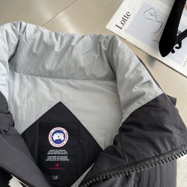 캐나다구스 CANADAGOOSE 남성 패딩조끼 CS0381