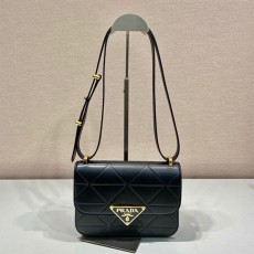 프라다 PRADA 삼각로고 숄더백 1BD320 PD0908