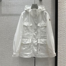 몽클레어 Moncler 여성 바람막이 자켓 M02695