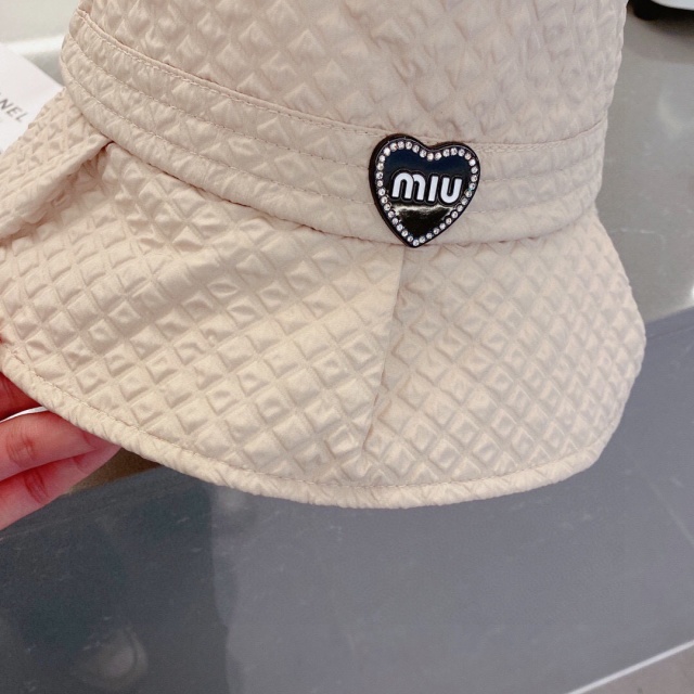 미우미우 MIUMIU 여성 버킷햇 모자 MU009