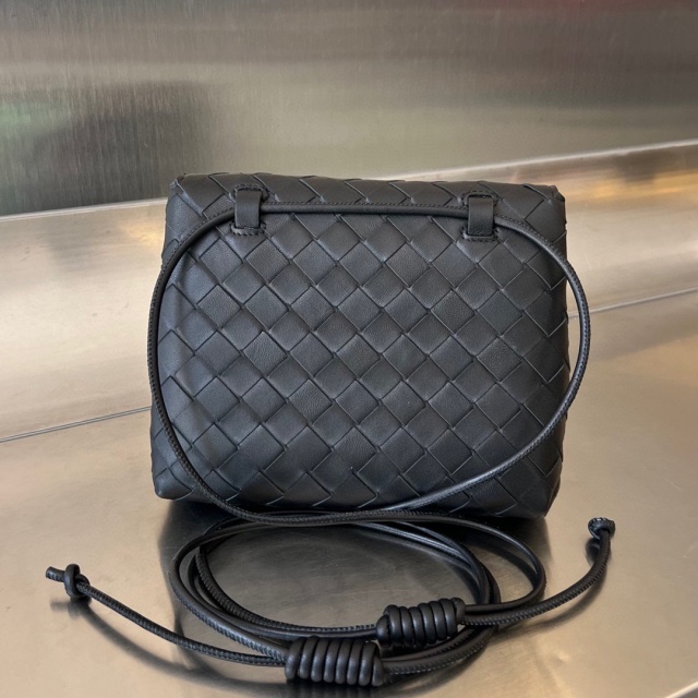 보테가 BOTTEGA VENETA  인트레치아토 크로스바디백 741897 BO0939