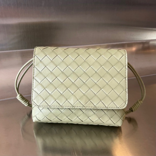 보테가 BOTTEGA VENETA  인트레치아토 크로스바디백 741897 BO0939